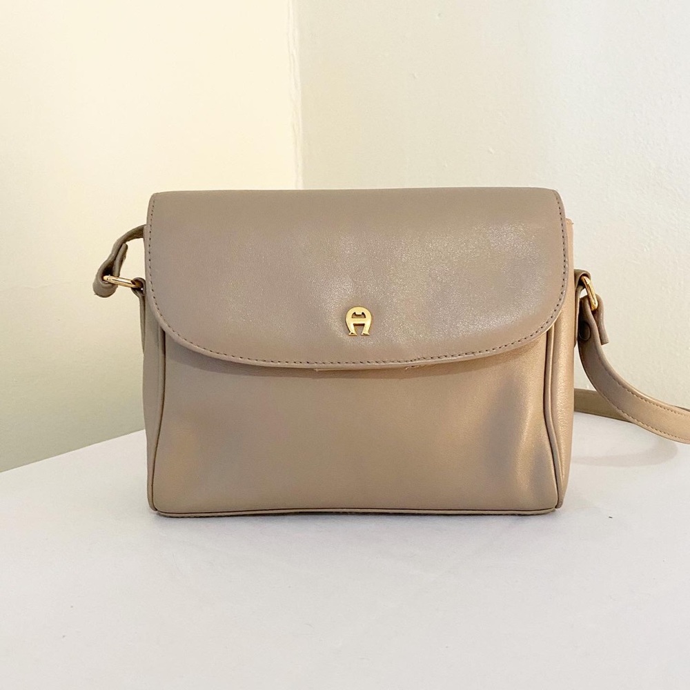 Vintage Minimalist Grey Purse
